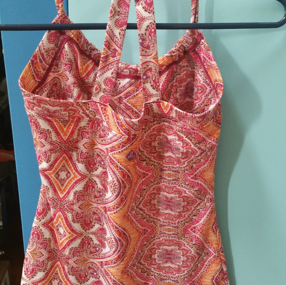 Like new work out tops. All S